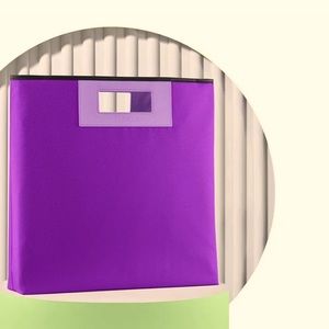 New Clinique Limited Edition Grab & Go Tote